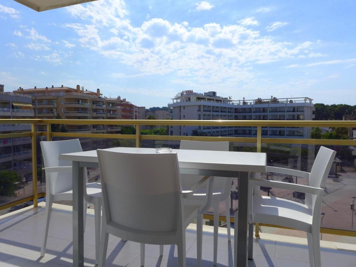 Rentalmar Navarra Family Suites Salou Room photo