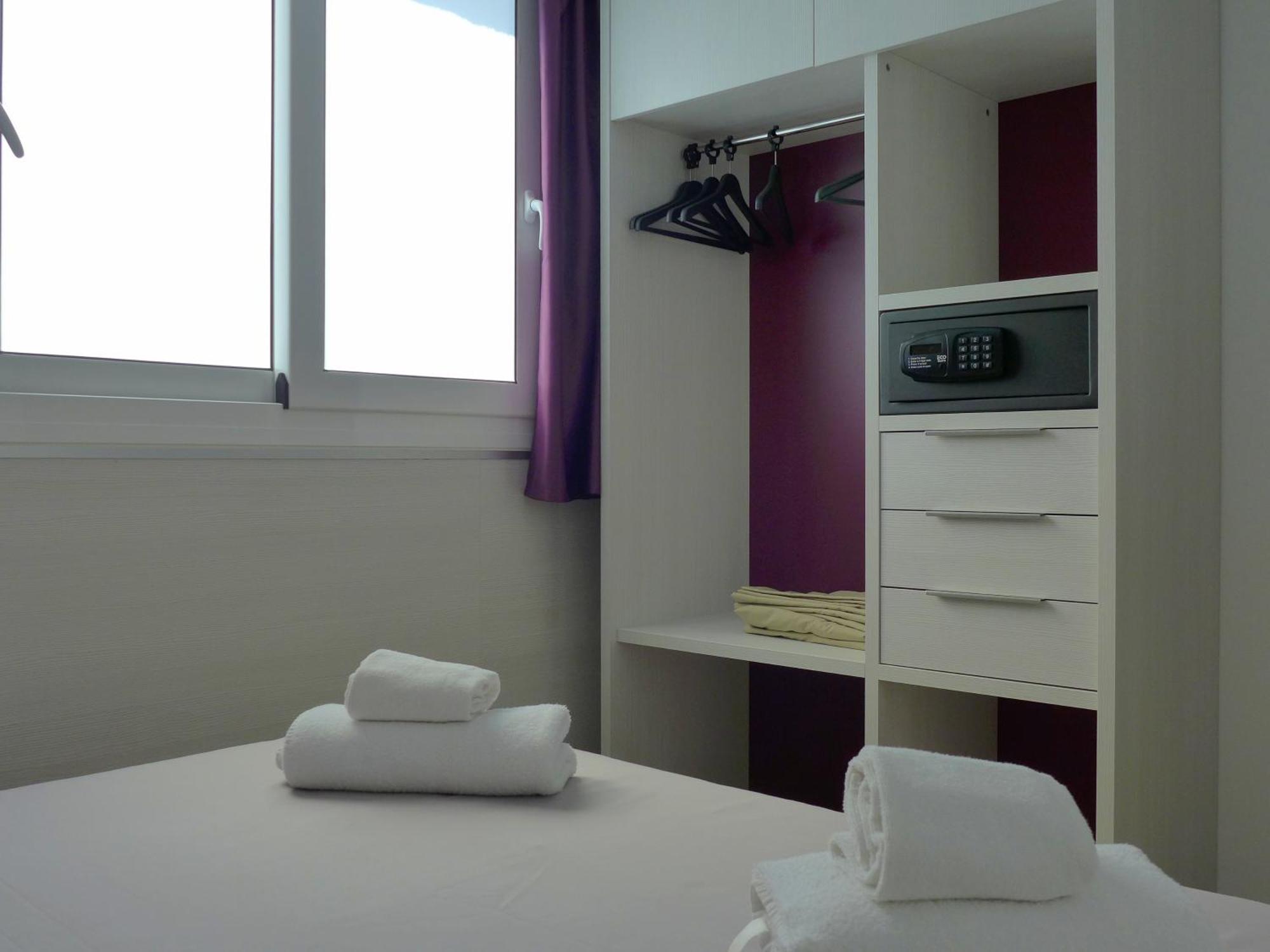 Rentalmar Navarra Family Suites Salou Room photo