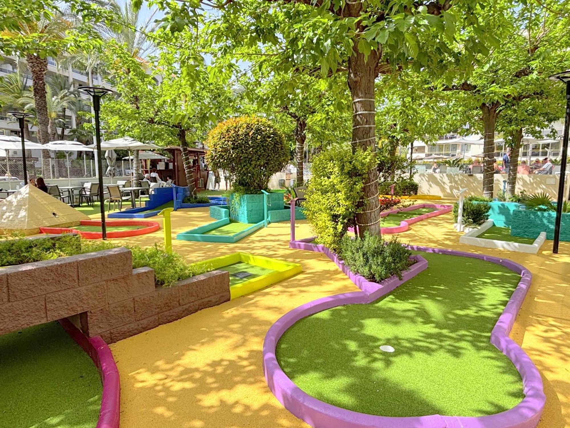 Rentalmar Navarra Family Suites Salou Exterior photo